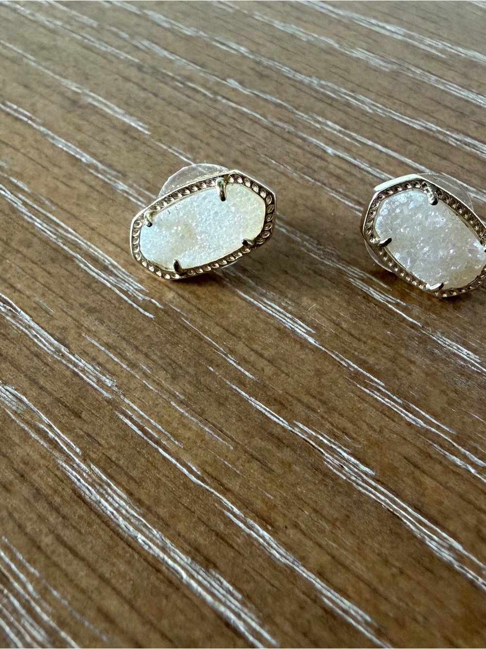 Kendra Scott Ellie White Druzy Oval Stud Earrings - Gold Trim
